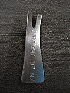Straight Up NZ brooch